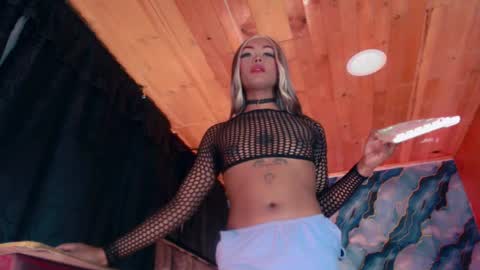 nohemi_mijarez online show from April 6, 5:30 am