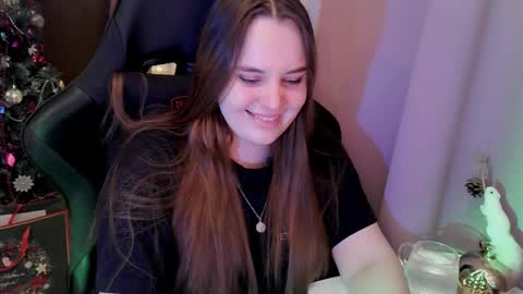 noir_ember_ online show from January 8, 1:50 pm