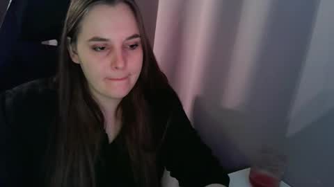 noir_ember_ online show from October 23, 1:01 pm