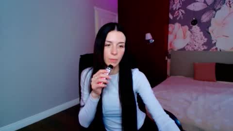 NoirDiva online show from April 9, 12:22 pm