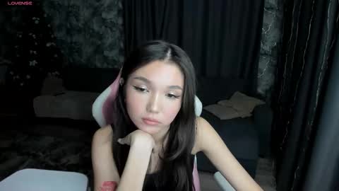 nomi online show from December 17, 5:52 pm