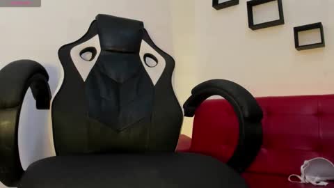 Nora online show from November 19, 4:45 am