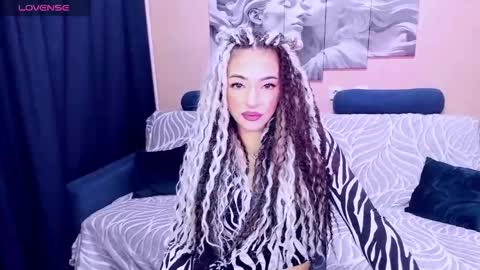 NoraSun online show from December 19, 4:57 pm