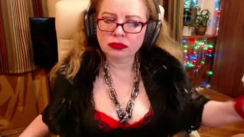 miss Tress online show from April 14, 9:29 pm