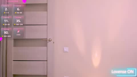 hi glad to chat online show from November 9, 2:09 pm