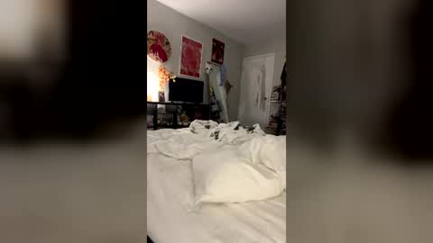 notaprillrayne online show from June 16, 3:21 am