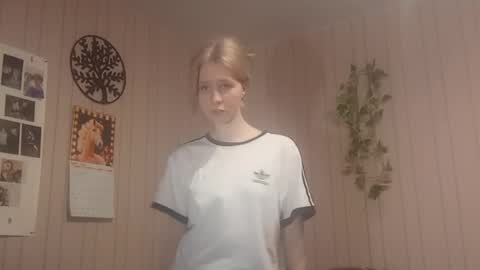 Sari  It is my first day  online show from March 7, 3:23 pm