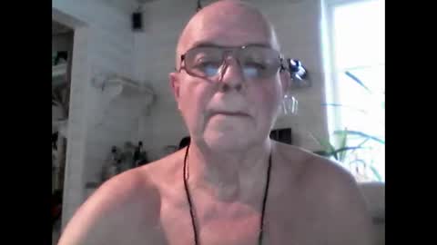 Snapshot of nudistjavist chatting on December 7, 10:28 am Haky online show from December 7, 10:28 am