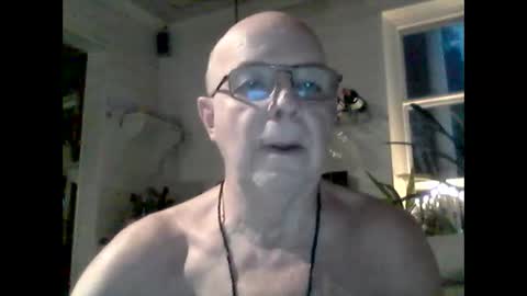 Snapshot of nudistjavist chatting on December 7, 7:21 am Haky online show from December 7, 7:21 am