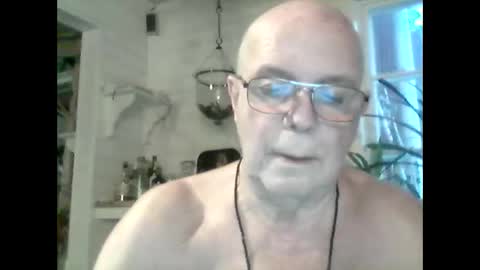 Snapshot of nudistjavist chatting on December 7, 1:35 pm Haky online show from December 7, 1:35 pm