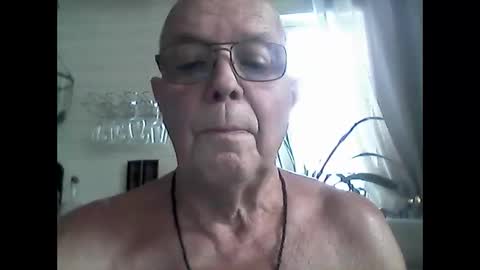 Snapshot of nudistjavist chatting on March 6, 11:58 am Haky online show from March 6, 11:58 am