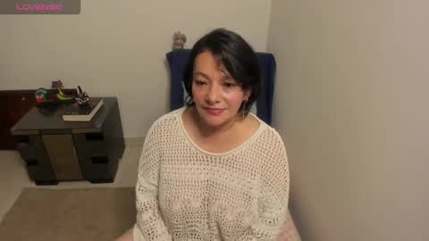 nuit_rose online show from October 18, 2:16 am