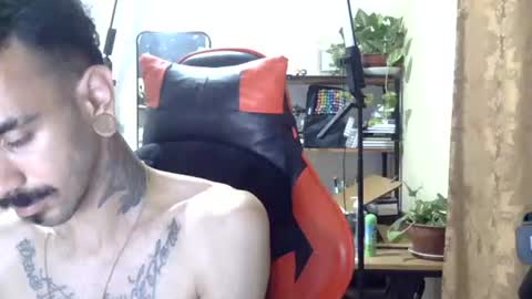 nupaper online show from February 15, 4:15 am