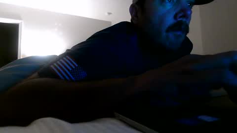 nuttincowboy727272 online show from April 19, 11:40 pm