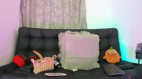 Nia online show from February 25, 5:41 am