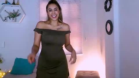 Nycole online show from February 5, 5:31 pm