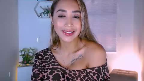 Nycole online show from January 28, 12:32 pm