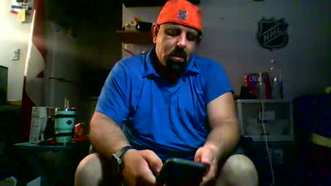 nyisles00 online show from April 18, 1:29 am