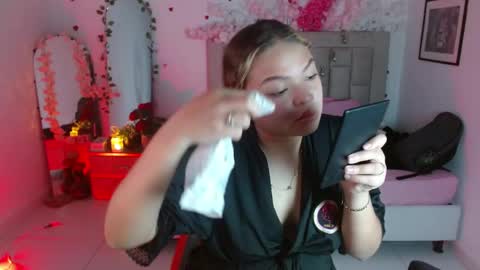 nyla  online show from April 21, 6:48 pm