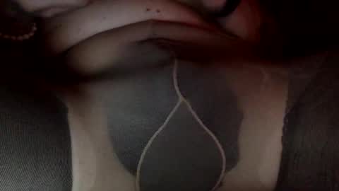 Snapshot of nylon2412 chatting on December 12, 7:30 am nylon2412 online show from December 12, 7:30 am