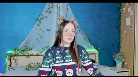 Snapshot of nymphalean chatting on December 15, 7:10 pm Kat online show from December 15, 7:10 pm