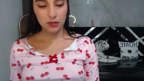 Nia  online show from July 10, 2:44 pm