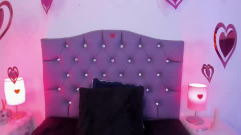 Snapshot of nyx_nayla chatting on February 19, 5:27 am online show from February 19, 5:27 am