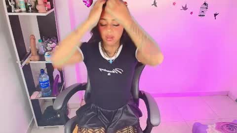 NYXHELLSQUEEN online show from April 21, 9:55 pm