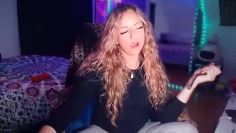 nyxxen online show from October 18, 2:27 am