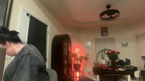 SimplyUs online show from April 15, 8:17 am