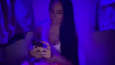 A L A R A  online show from September 24, 2:18 am