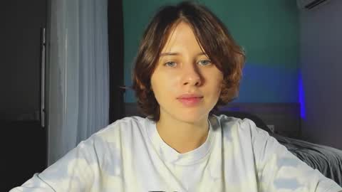 Evie online show from December 21, 7:35 am