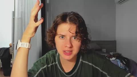 Evie online show from February 23, 1:42 pm