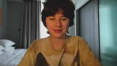 Evie online show from November 17, 6:38 am