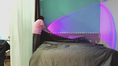 Evie online show from January 6, 1:52 pm