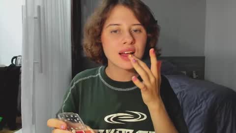 Evie online show from March 8, 1:36 pm