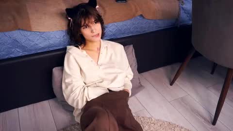 Thea online show from March 7, 7:49 pm