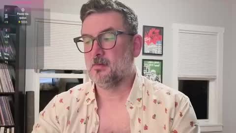 Office Dad online show from November 28, 11:01 pm