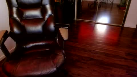 Money online show from February 9, 3:37 pm