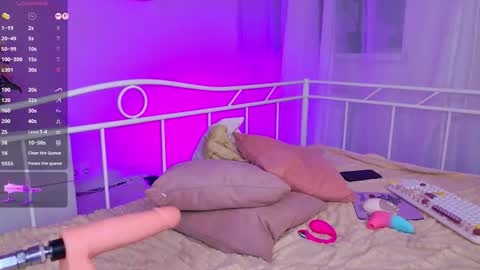 Monica online show from November 23, 6:06 pm