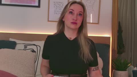 Kourtney online show from January 13, 4:39 am