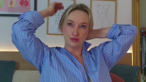 Kourtney online show from February 5, 9:46 am