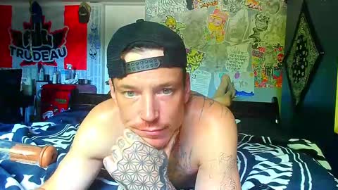 who dares  toss me some  tips lets have fun online show from September 21, 11:31 pm