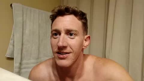 Snapshot of ohjaybones chatting on October 29, 6:52 pm ohjaybones online show from October 29, 6:52 pm