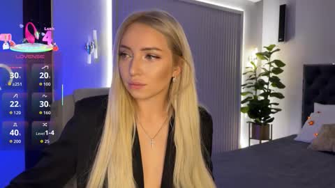 Emma online show from October 18, 1:32 am