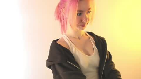 Emi and Ohpi online show from April 25, 12:29 pm