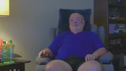 old_guy111 online show from May 14, 2:43 am