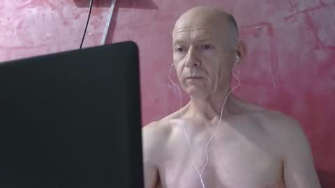 oldbuthorny62 online show from April 16, 12:22 am