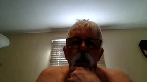 OldMIGUY online show from January 31, 9:45 pm