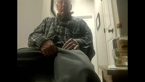 Snapshot of oldsubman chatting on January 27, 10:49 pm oldsubman online show from January 27, 10:49 pm